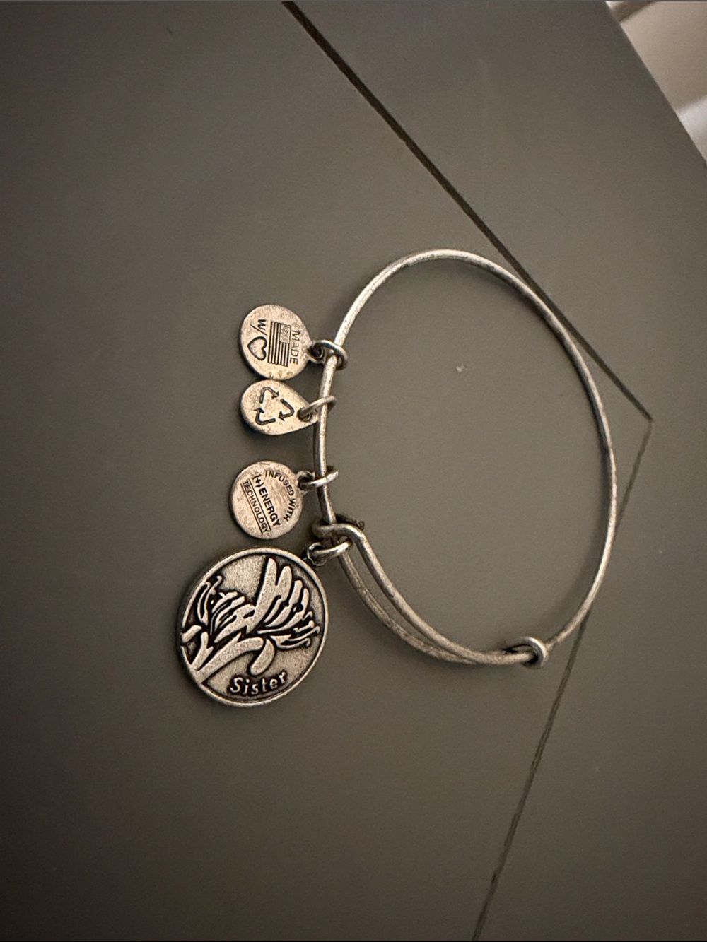 Bracelets - Picture 4 of 6